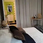 Le Colombie Gouleme Couette-café 3*