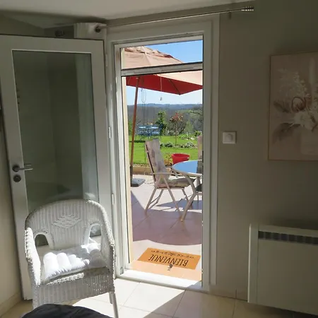 לינה וארוחת בוקר Le Colombie Gouleme Concores